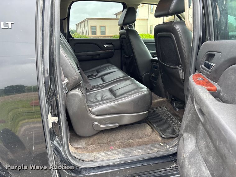 image for item FC5925 2009 Chevrolet Suburban SUV