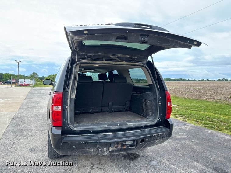 image for item FC5925 2009 Chevrolet Suburban SUV