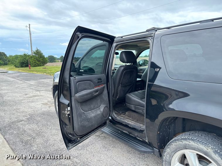 image for item FC5925 2009 Chevrolet Suburban SUV
