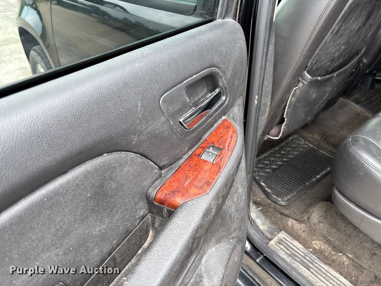 image for item FC5925 2009 Chevrolet Suburban SUV