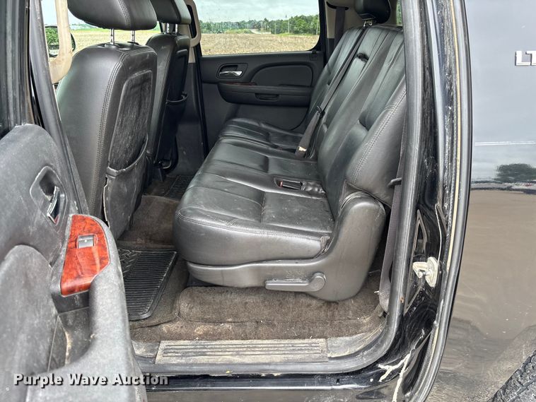 image for item FC5925 2009 Chevrolet Suburban SUV