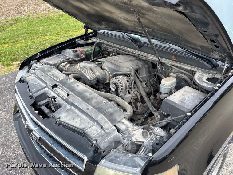 image for item FC5925 2009 Chevrolet Suburban SUV