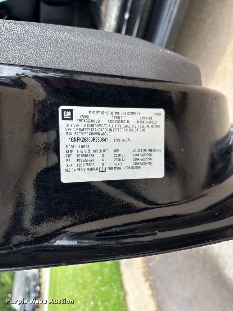 image for item FC5925 2009 Chevrolet Suburban SUV