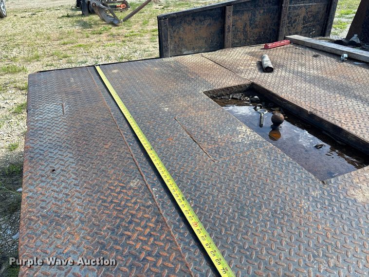 image for item FC5949 Flatbed pickup truck bed
