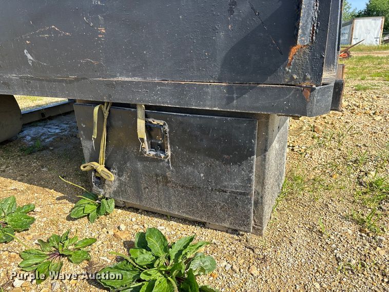 image for item FC5949 Flatbed pickup truck bed
