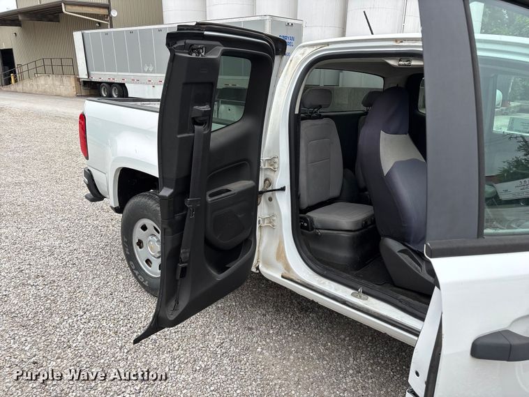 image for item FG0383 2015 Chevrolet Colorado Ext. Cab pickup truck