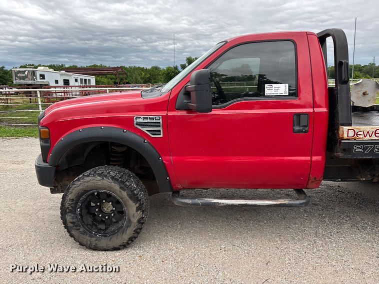 image for item FG0457 2008 Ford F250 Super Duty bale bed pickup truck