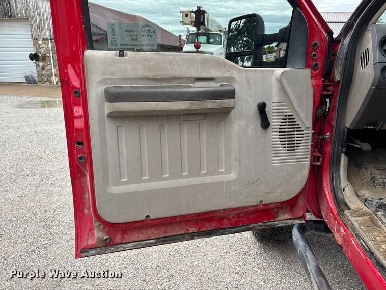 image for item FG0457 2008 Ford F250 Super Duty bale bed pickup truck
