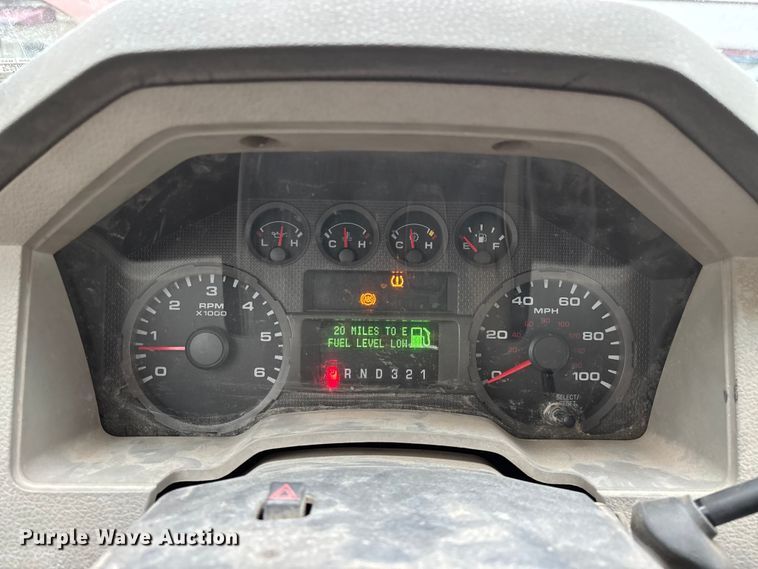 image for item FG0457 2008 Ford F250 Super Duty bale bed pickup truck