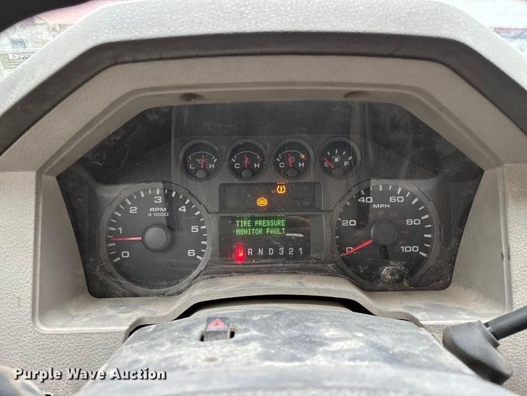 image for item FG0457 2008 Ford F250 Super Duty bale bed pickup truck