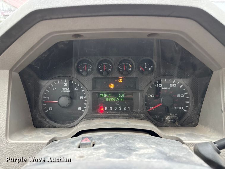 image for item FG0457 2008 Ford F250 Super Duty bale bed pickup truck