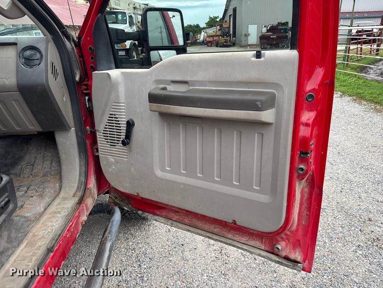 image for item FG0457 2008 Ford F250 Super Duty bale bed pickup truck