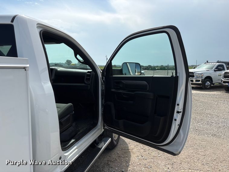 image for item FG2819 2021 RAM 2500 utility bed pickup truck
