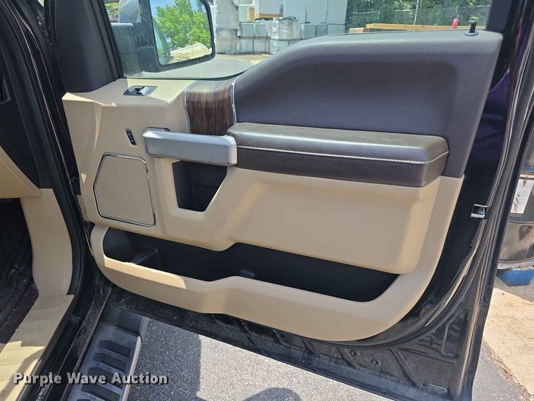 image for item FH6190 2018 Ford F150 Lariat Crew Cab pickup truck