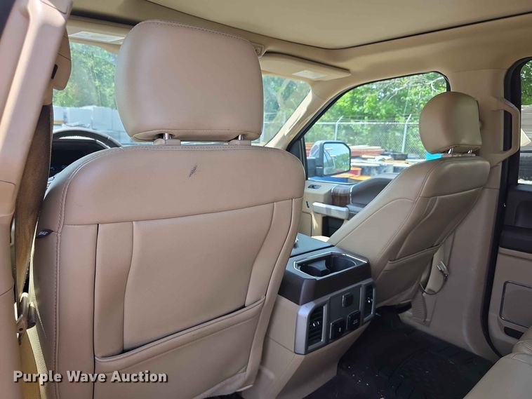 image for item FH6190 2018 Ford F150 Lariat Crew Cab pickup truck
