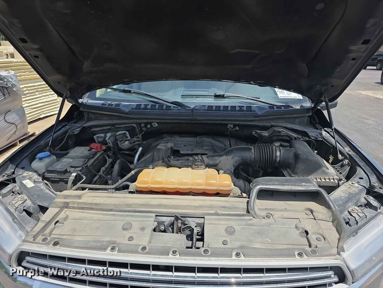 image for item FH6190 2018 Ford F150 Lariat Crew Cab pickup truck