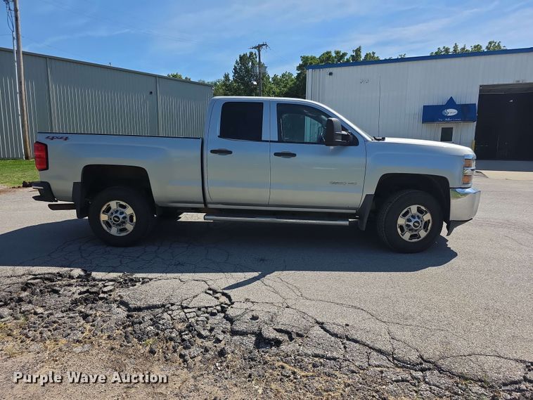 image for item FH6196 2015 Chevrolet Silverado 2500HD Ext. Cab pickup truck
