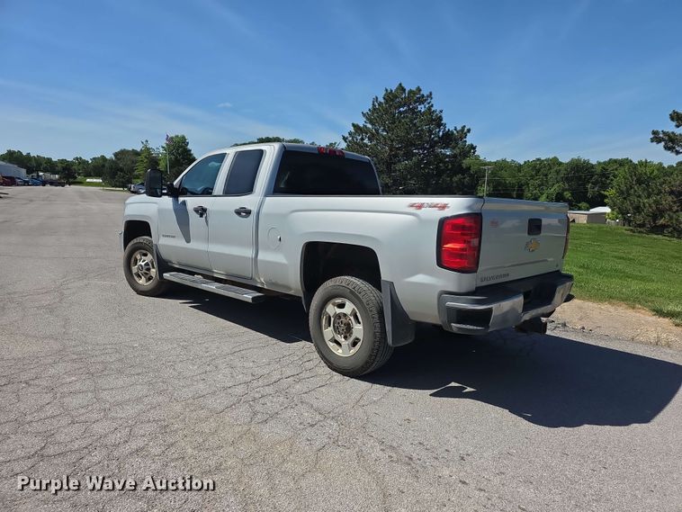 image for item FH6196 2015 Chevrolet Silverado 2500HD Ext. Cab pickup truck
