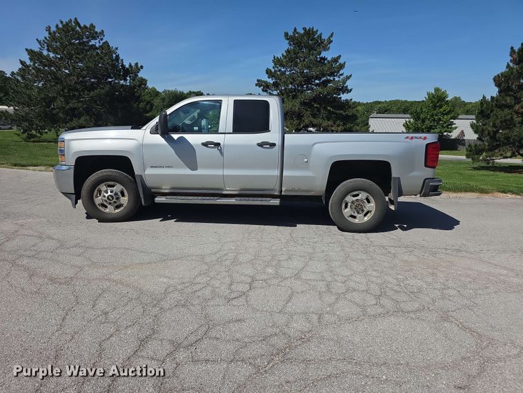 image for item FH6196 2015 Chevrolet Silverado 2500HD Ext. Cab pickup truck