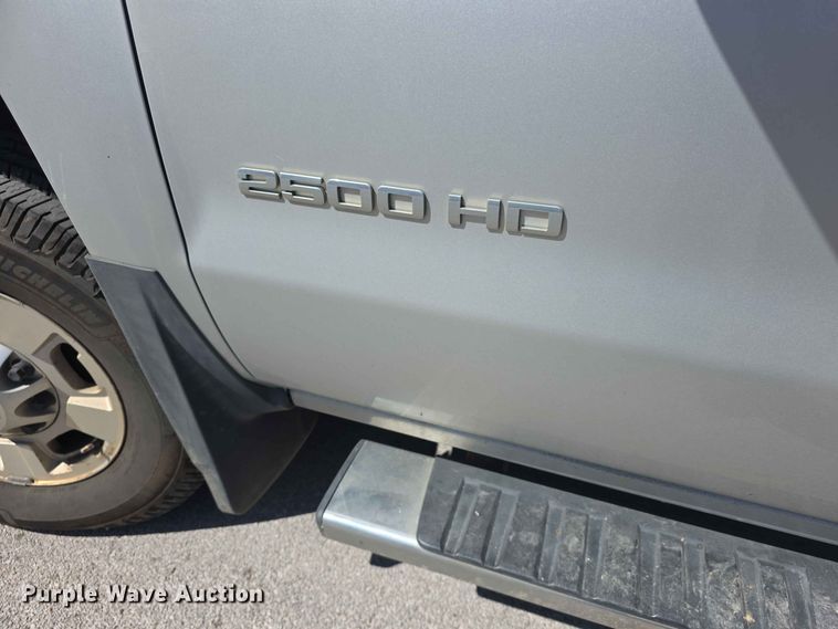 image for item FH6196 2015 Chevrolet Silverado 2500HD Ext. Cab pickup truck