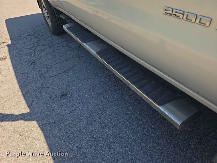 image for item FH6196 2015 Chevrolet Silverado 2500HD Ext. Cab pickup truck