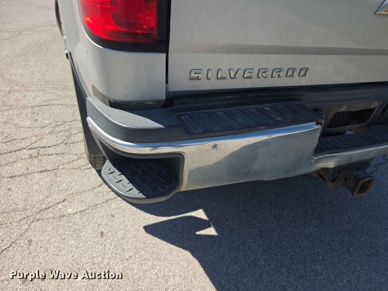 image for item FH6196 2015 Chevrolet Silverado 2500HD Ext. Cab pickup truck
