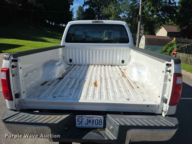 image for item FH6197 2013 Ford F250 Super Duty XL Crew Cab pickup truck