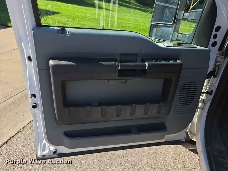 image for item FH6197 2013 Ford F250 Super Duty XL Crew Cab pickup truck