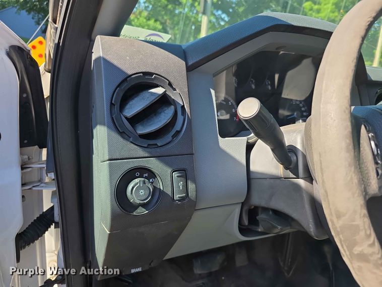 image for item FH6197 2013 Ford F250 Super Duty XL Crew Cab pickup truck