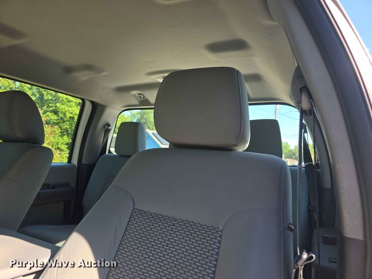 image for item FH6197 2013 Ford F250 Super Duty XL Crew Cab pickup truck