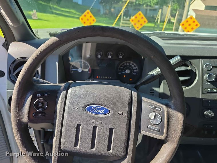 image for item FH6197 2013 Ford F250 Super Duty XL Crew Cab pickup truck