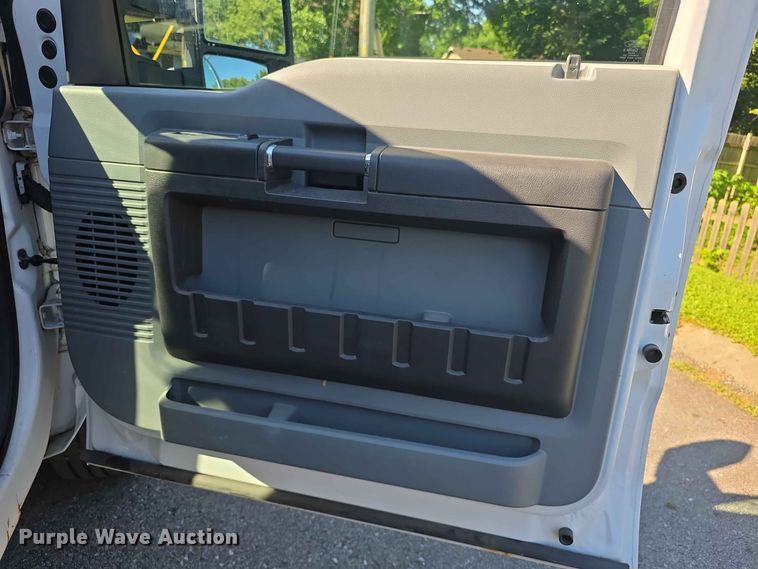 image for item FH6197 2013 Ford F250 Super Duty XL Crew Cab pickup truck