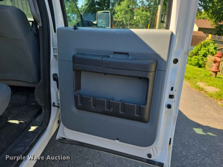 image for item FH6197 2013 Ford F250 Super Duty XL Crew Cab pickup truck
