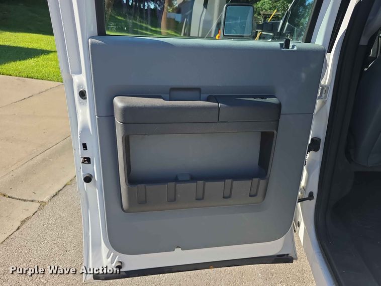 image for item FH6197 2013 Ford F250 Super Duty XL Crew Cab pickup truck