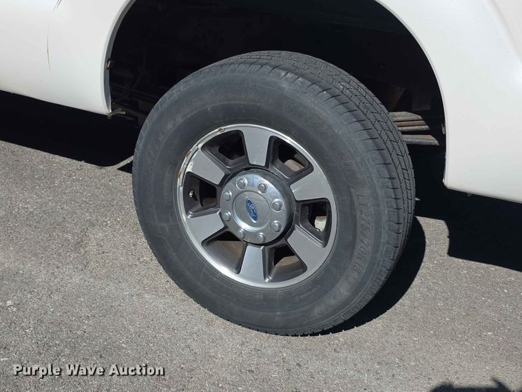 image for item FH6197 2013 Ford F250 Super Duty XL Crew Cab pickup truck