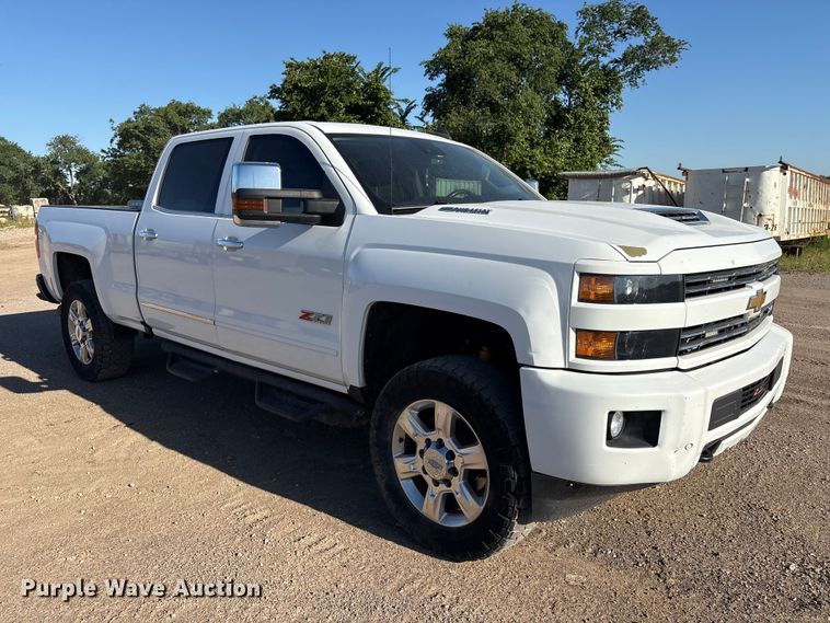 image for item FI0169 2019 Chevrolet Silverado 2500 Z71 LTZ Crew Cab pickup truck