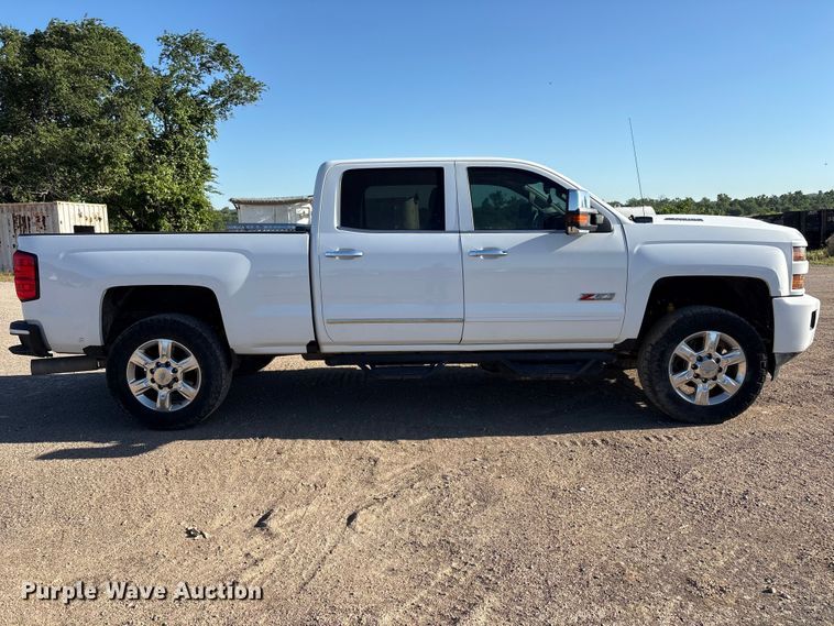 image for item FI0169 2019 Chevrolet Silverado 2500 Z71 LTZ Crew Cab pickup truck
