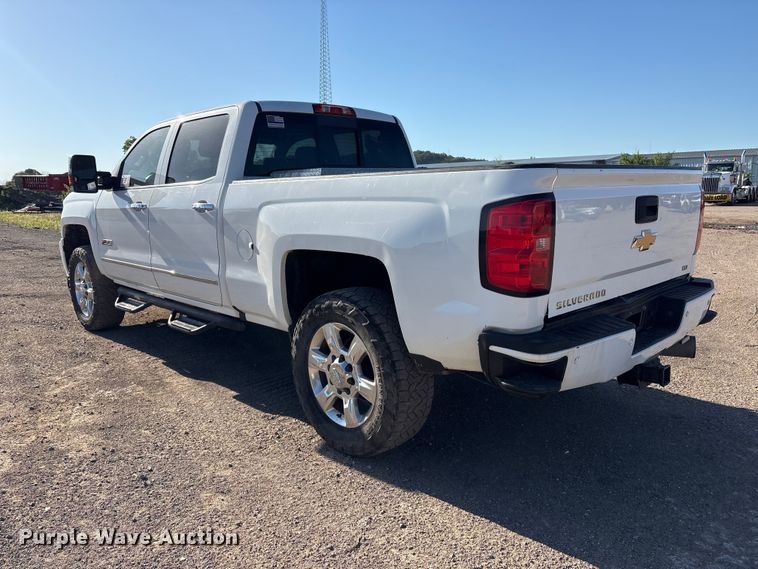 image for item FI0169 2019 Chevrolet Silverado 2500 Z71 LTZ Crew Cab pickup truck