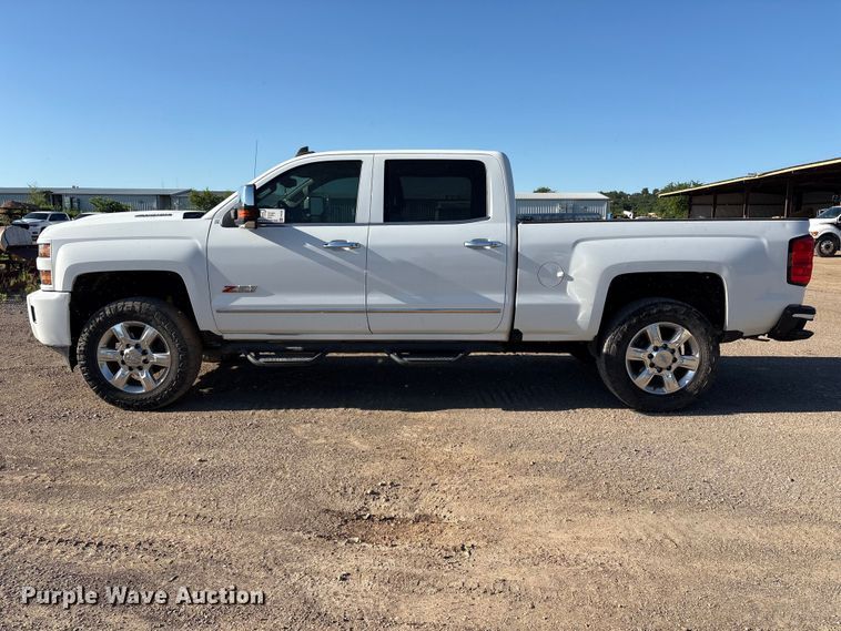 image for item FI0169 2019 Chevrolet Silverado 2500 Z71 LTZ Crew Cab pickup truck