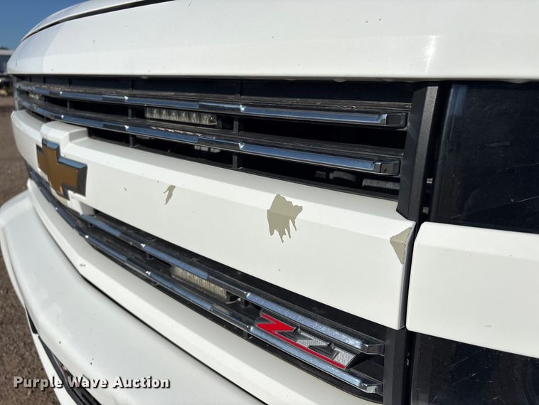 image for item FI0169 2019 Chevrolet Silverado 2500 Z71 LTZ Crew Cab pickup truck
