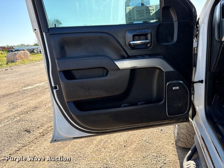 image for item FI0169 2019 Chevrolet Silverado 2500 Z71 LTZ Crew Cab pickup truck