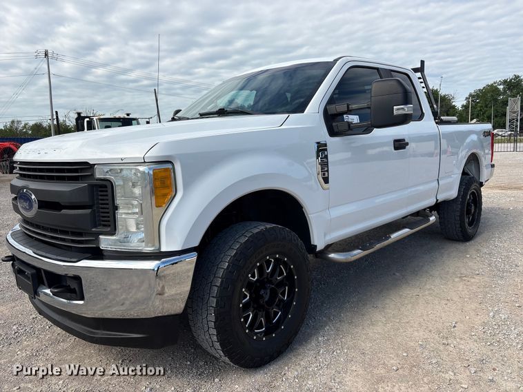 image for item FI0231 2017 Ford F250 Super Duty Ext. Cab pickup truck