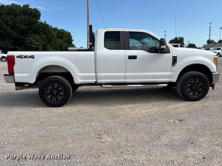 image for item FI0231 2017 Ford F250 Super Duty Ext. Cab pickup truck
