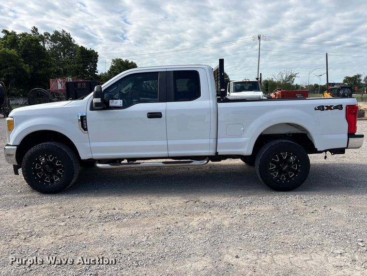 image for item FI0231 2017 Ford F250 Super Duty Ext. Cab pickup truck