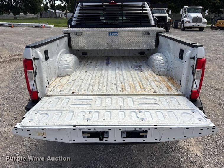 image for item FI0231 2017 Ford F250 Super Duty Ext. Cab pickup truck
