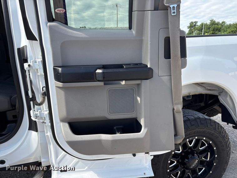 image for item FI0231 2017 Ford F250 Super Duty Ext. Cab pickup truck