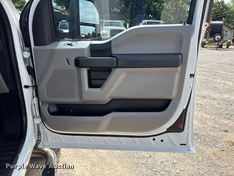 image for item FI0231 2017 Ford F250 Super Duty Ext. Cab pickup truck