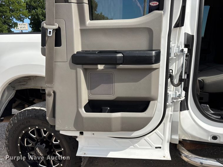 image for item FI0231 2017 Ford F250 Super Duty Ext. Cab pickup truck
