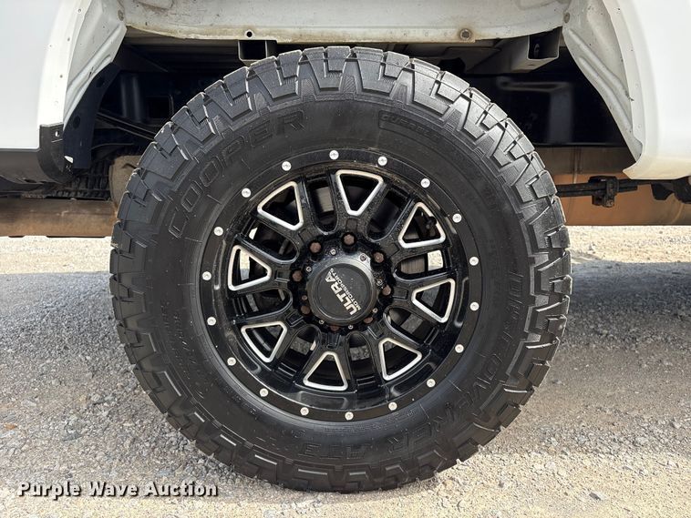 image for item FI0231 2017 Ford F250 Super Duty Ext. Cab pickup truck