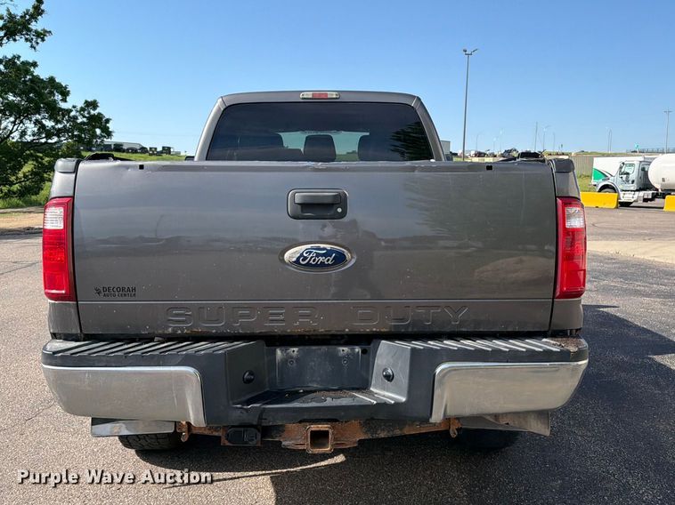 image for item FK0212 2012 Ford F350 Super Duty Crew Cab pickup truck